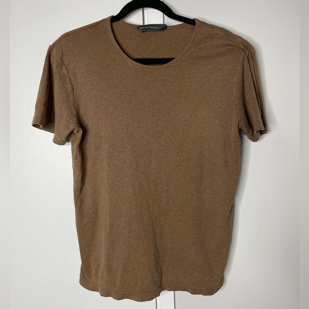 Banana Republic tee